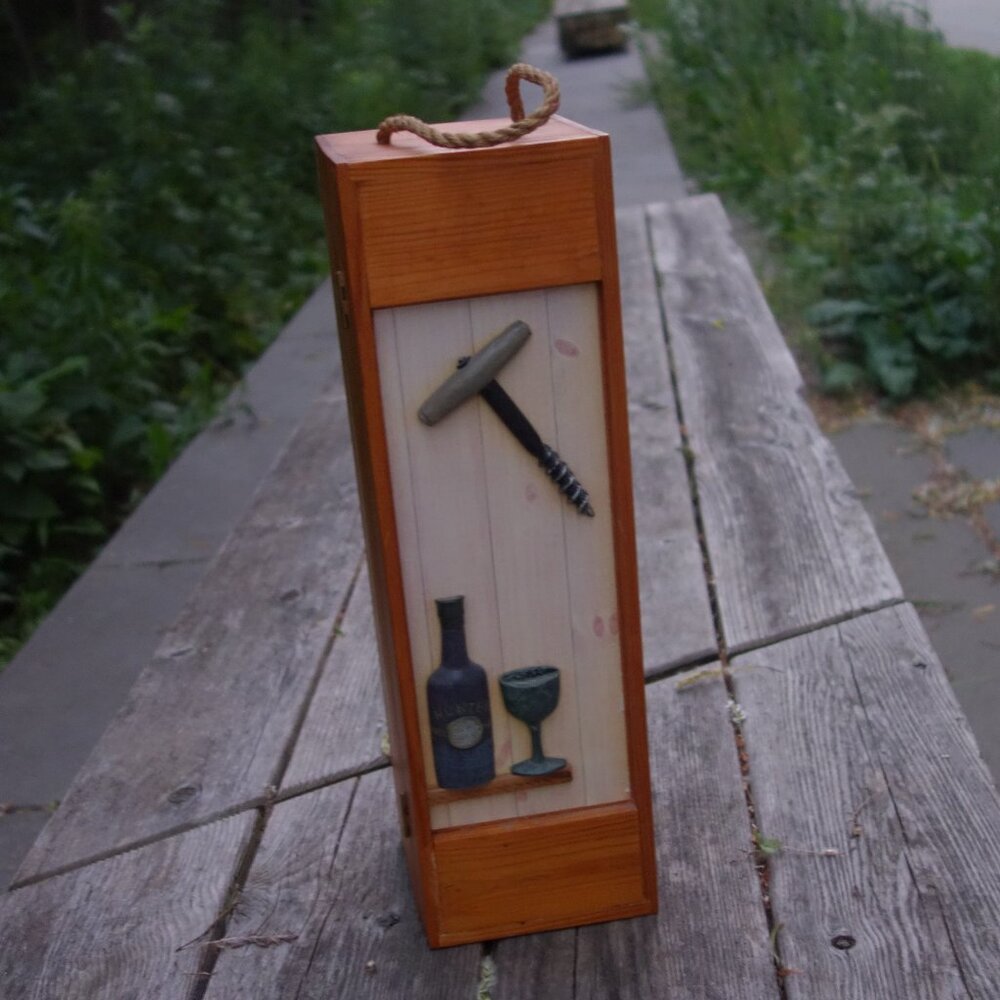 Wood Wine Bottle Carrying Box w/ Rope Handle with Corkscrew & Wine Bottle Design